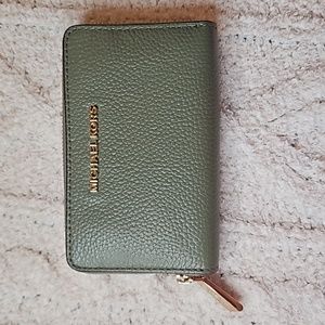 Michael Kors Jet Set Small Zip Around Card Case